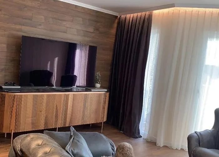 アパート Lux カルロヴォ